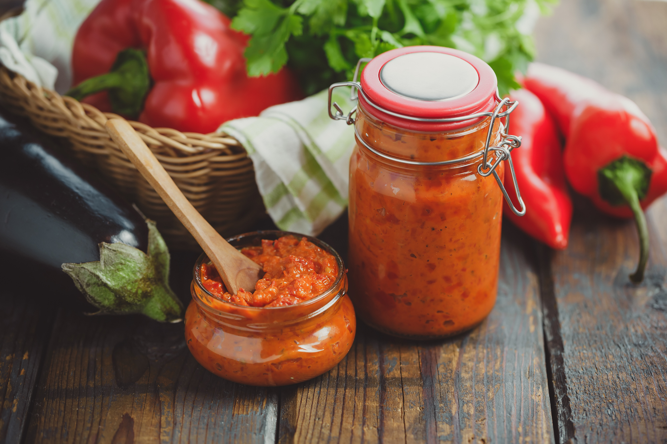 Ajvar recept – domaći specijalitet koji osvaja svakim zalogajem