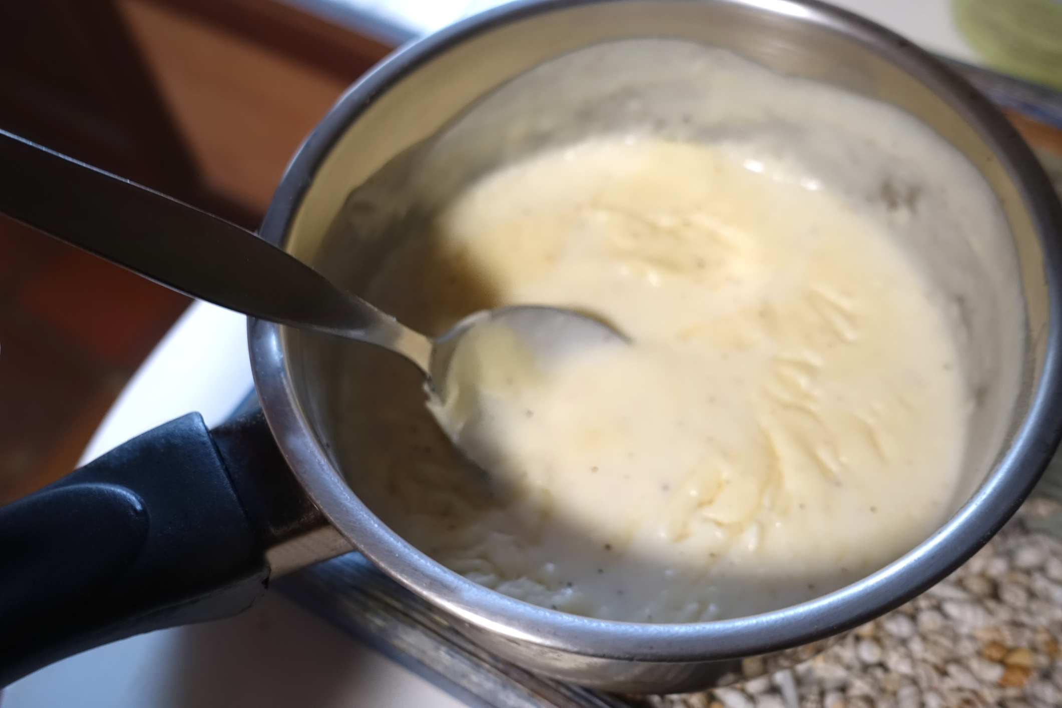 Bešamel sos recept – osnovni umak za mnoge recepte