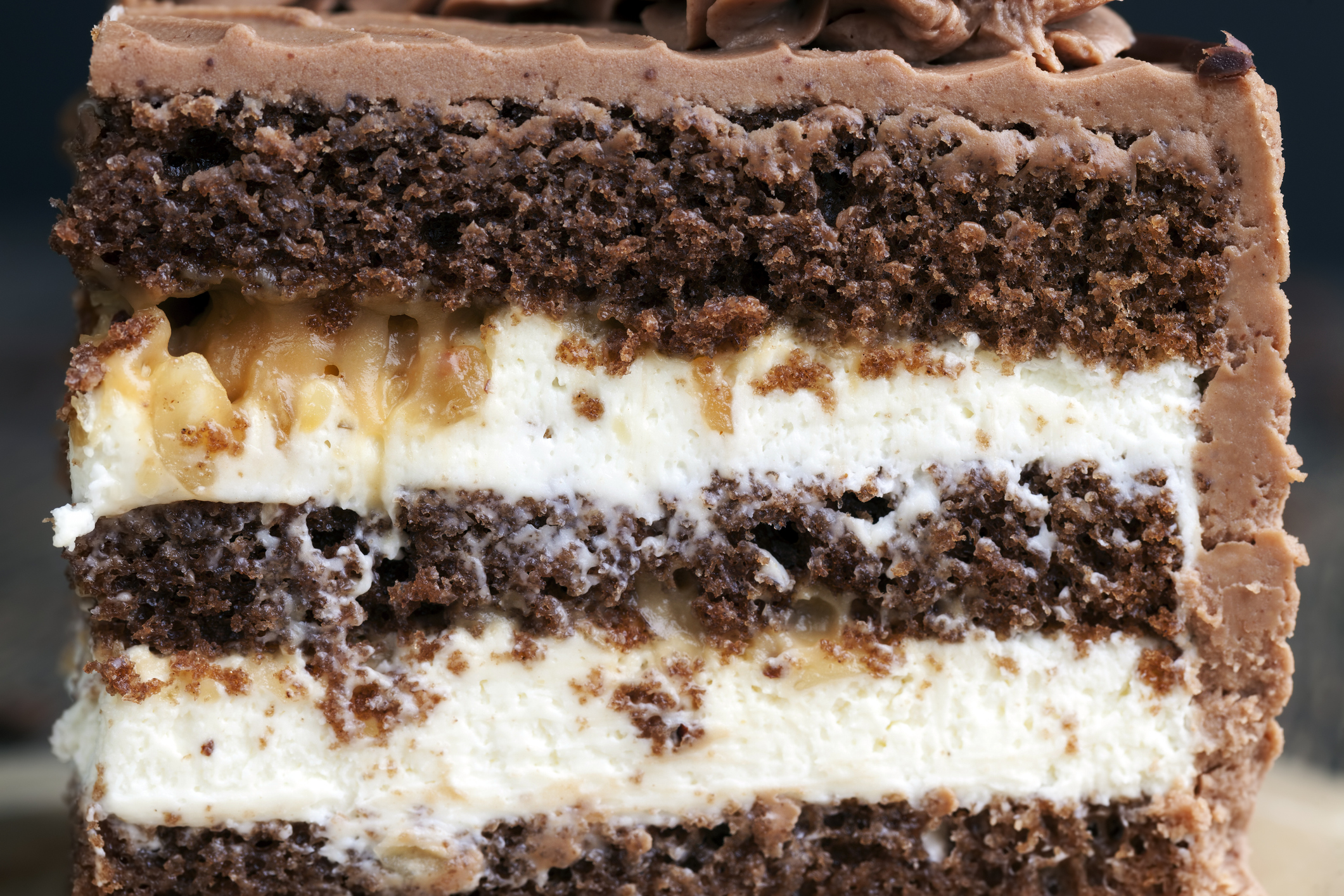 Snickers torta – savršeni spoj čokolade i kikirikija